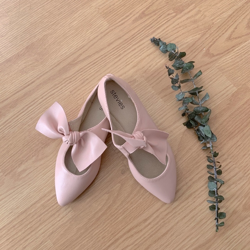 Blush Stevies with Bow